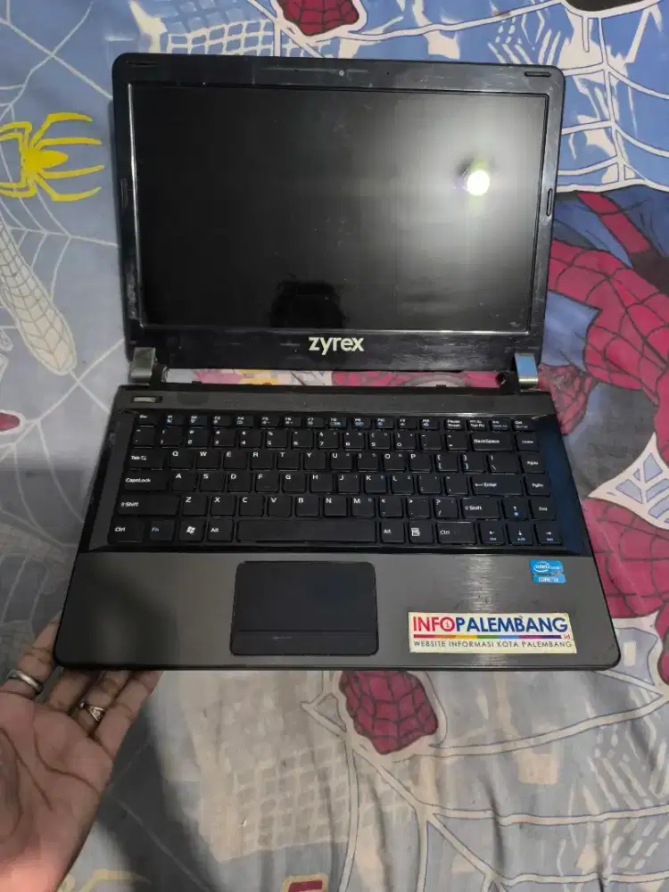 Laptop zyrex bekas
