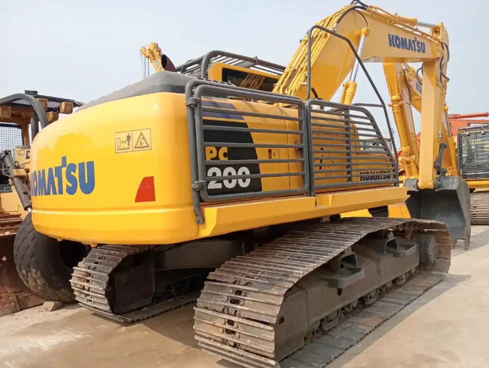 EXCAVATOR 2018 ALAT BERAT KOMATSU PC200-8MO