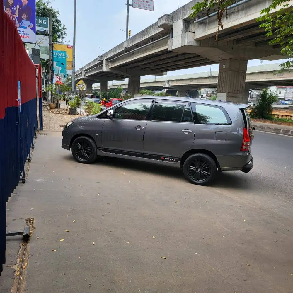 Minat Innova Bensin G MT 2008 Tangan Pertama OEM Look