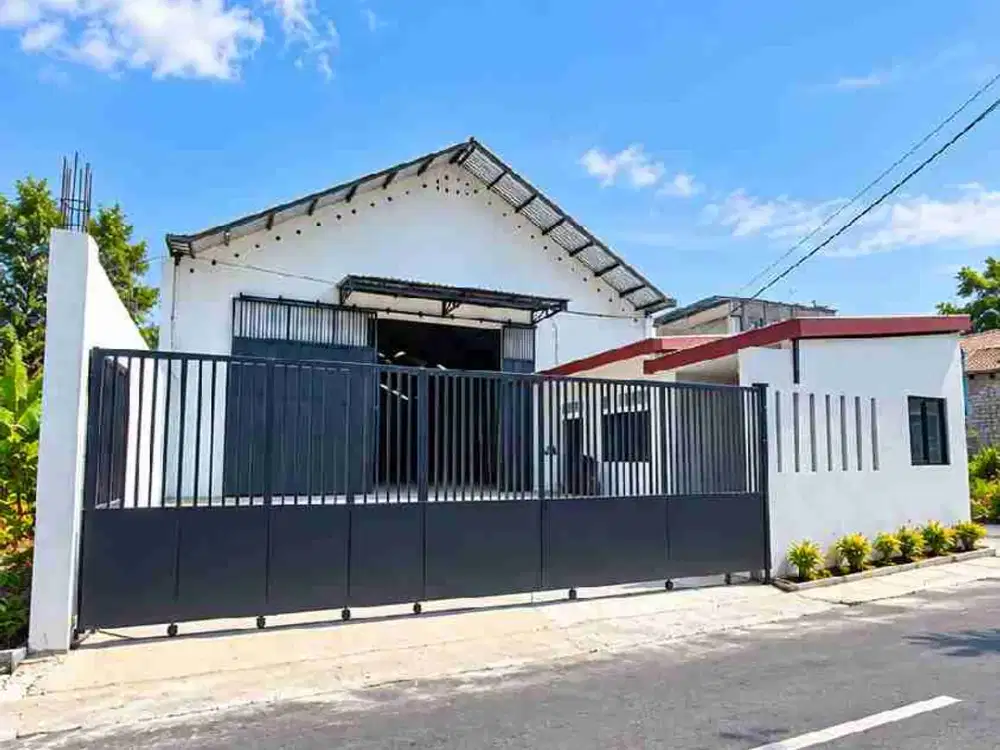 Gudang Besar di teras full fasilitas Luas tanah 1530m² area industri