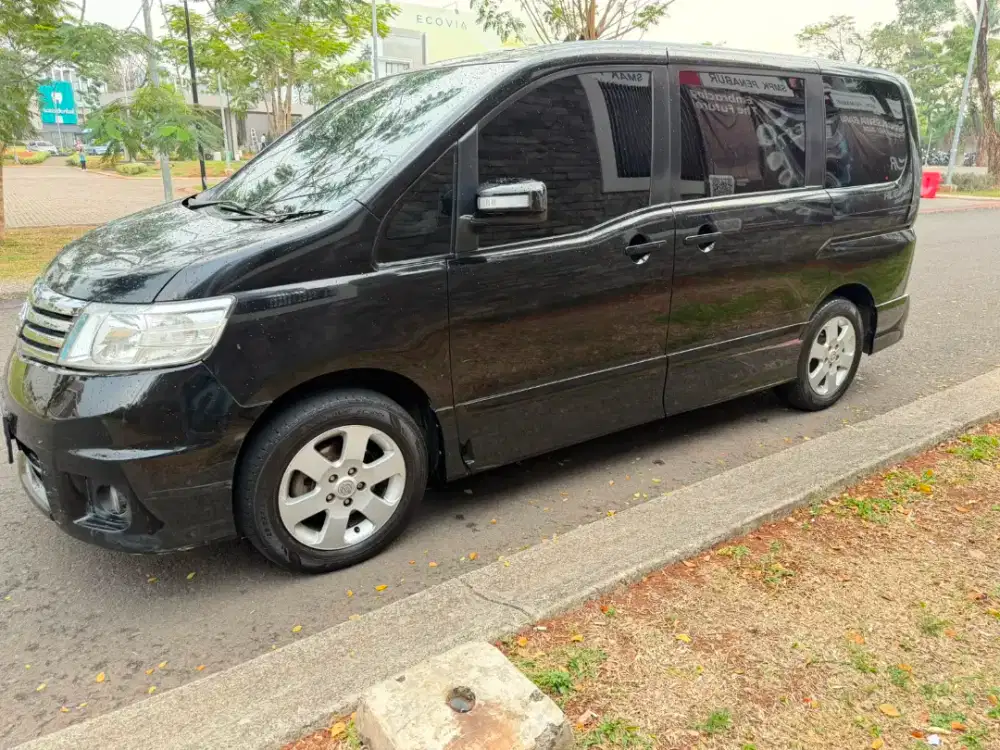 Nissan Serena C25 HWS Double Panoramic CBU