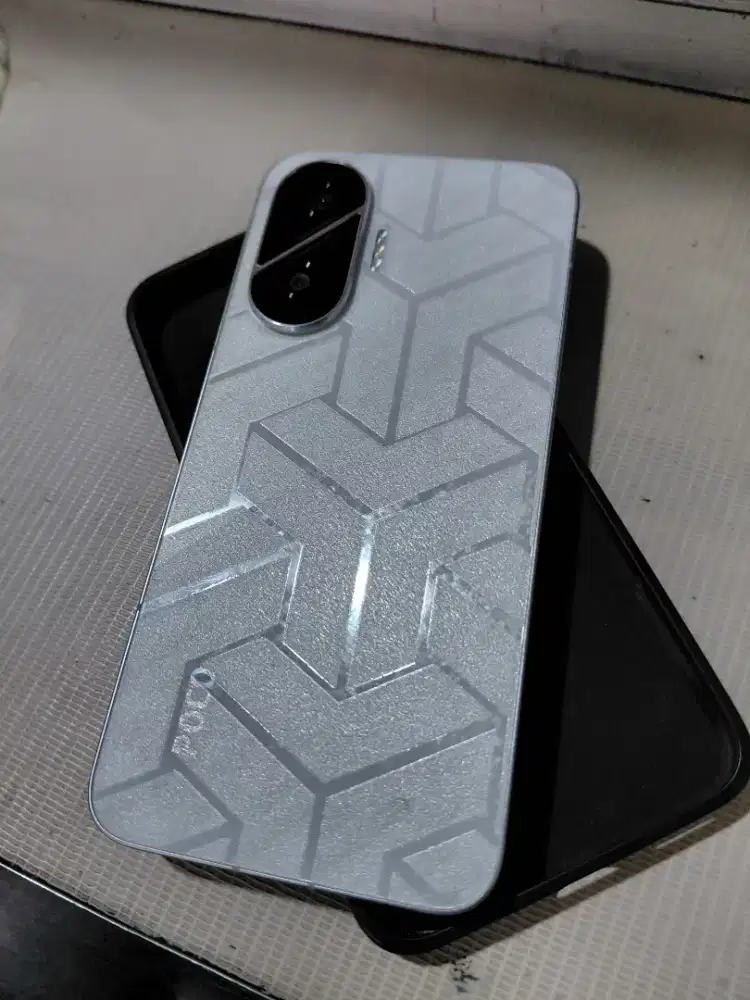 Poco F7 12/512GB