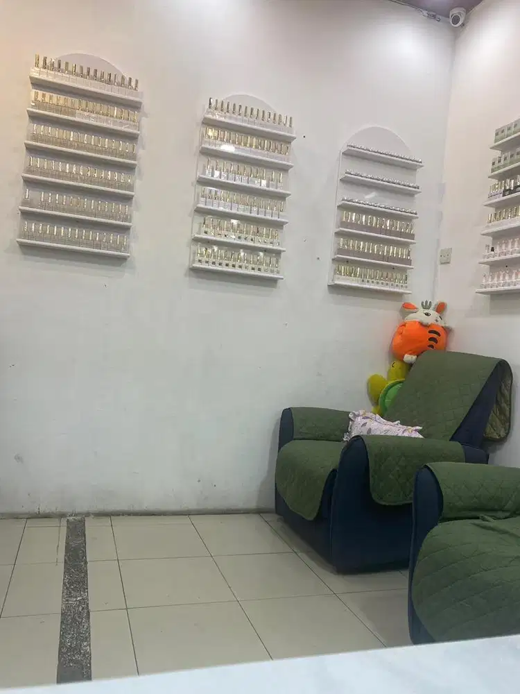 Terapis nail berpengalaman