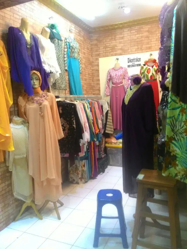 Kios PGC Cililitan Lantai 1 depan Eskalator 120 Zona Hijau