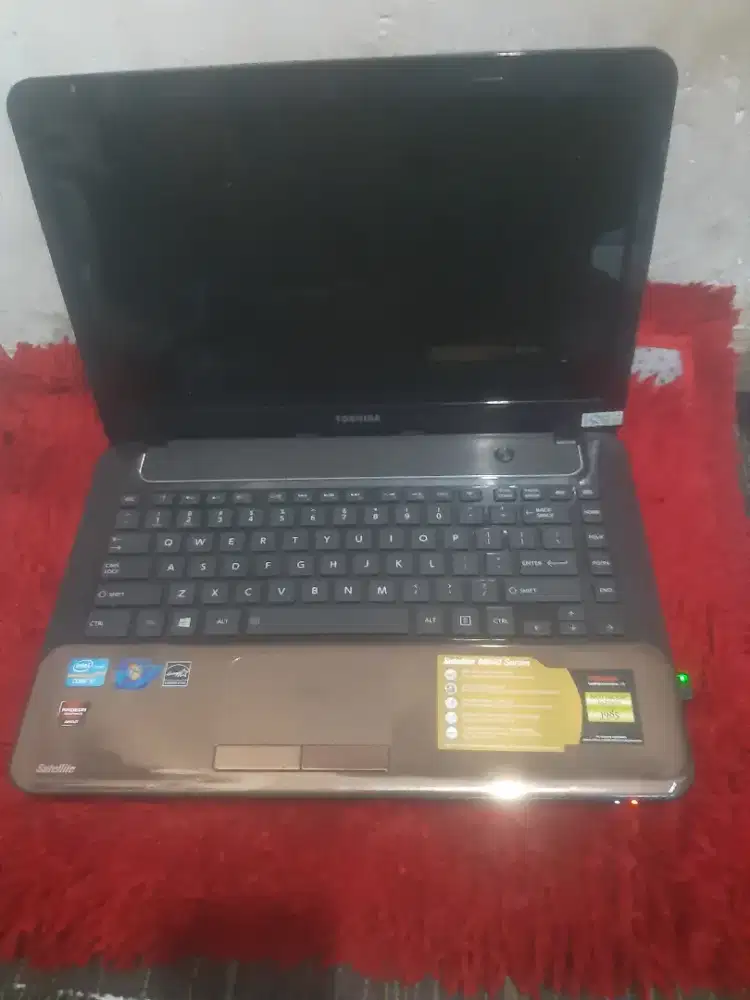 Laptop Toshiba satelite M840 Series Core i7 generasi 3 ram 6gb hdd 500