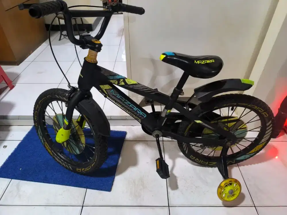 Sepeda anak laki laki ukuran 18 inci merek Mazara