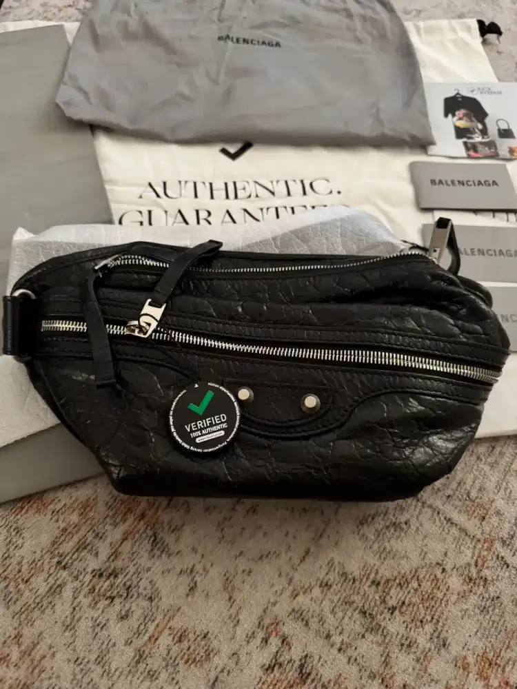 Balenciaga Classic Neo Lift Bag
louis vuitton dior porter yoshida
