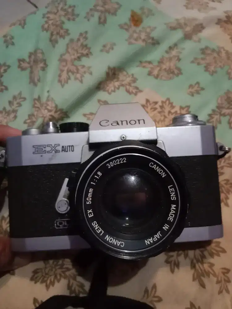 Canon EX AUTO QL + Lensa Canon EX 50mm f/1.8 - Kamera Film Analog