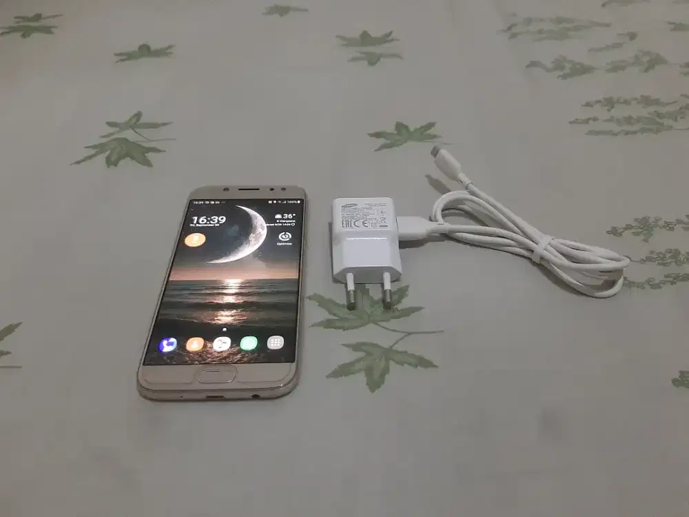 Samsung Galaxy J5 Pro Gold, 3/32 Mulus Siap Pakai
