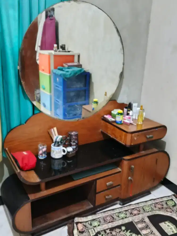 Barang antik Toalet Jati asli