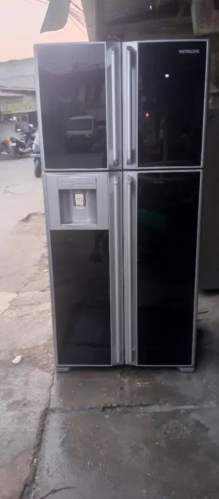 Kulkas hitahchi 4 pintu