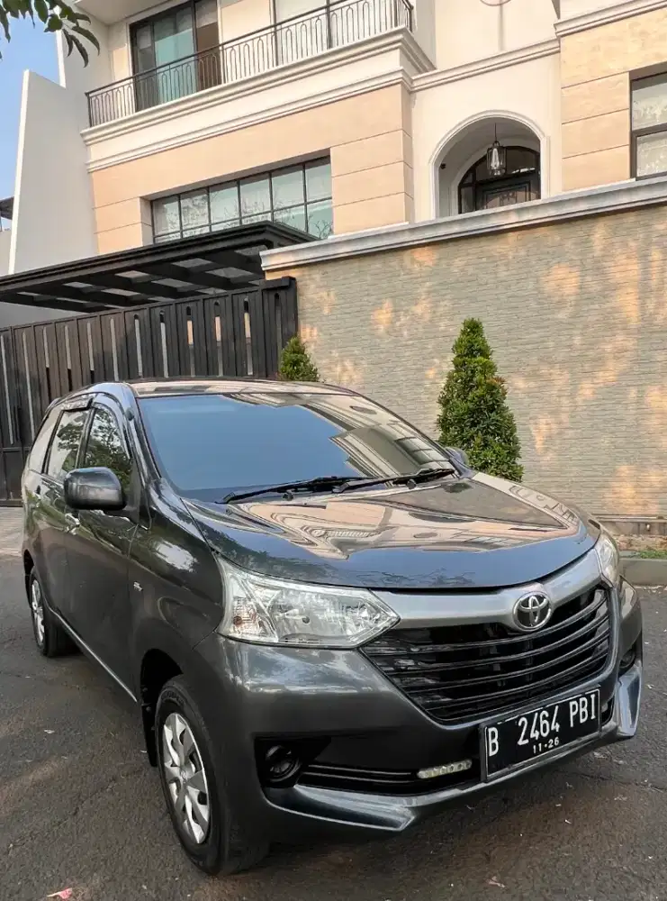Toyota Avanza E 2016 Matic Abu Abu kondisi mulus enak pakai