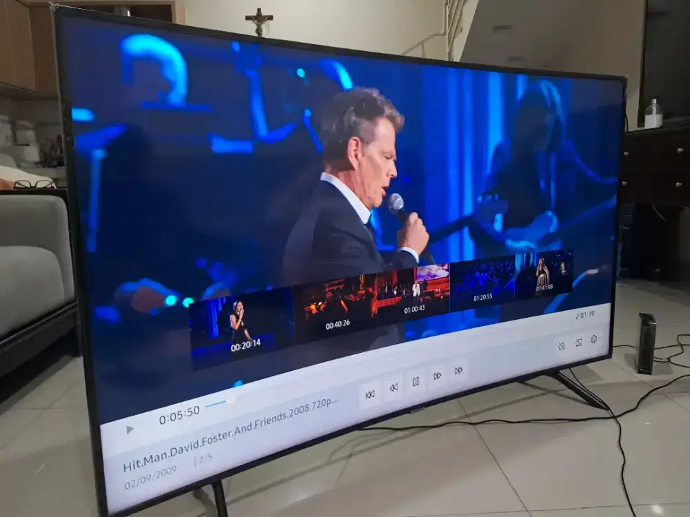 TV Samsung 65 inch LED Layar melengkung, kondisi casing dan layar ok