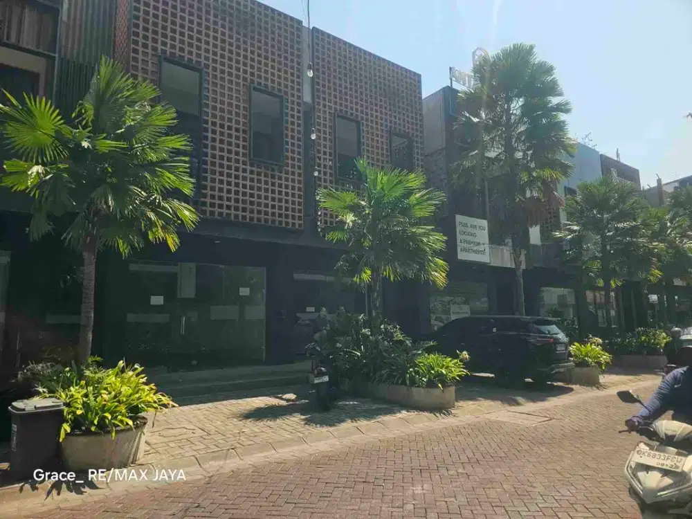 For Rent Ruko Modern di Area Premium Tourist Batubolong- Canggu