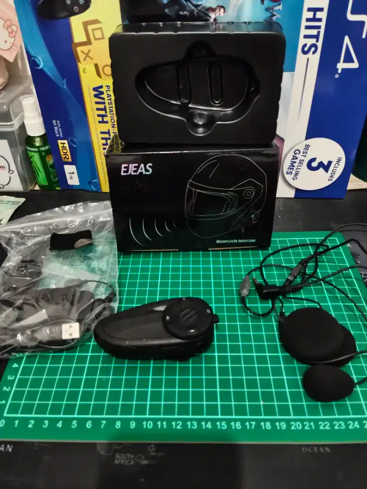 Intercom Ejeas Q7 Bluetooth Audio FM Radio Helm Helmet Packtalk