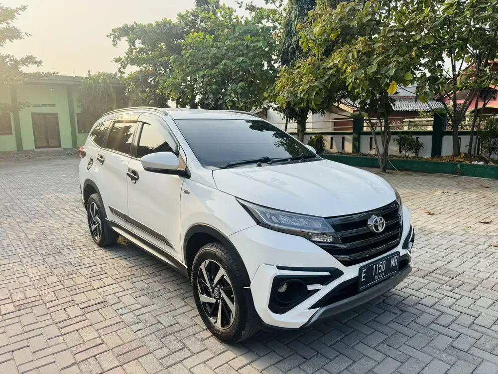 Toyota Rush GR 2021 Metik