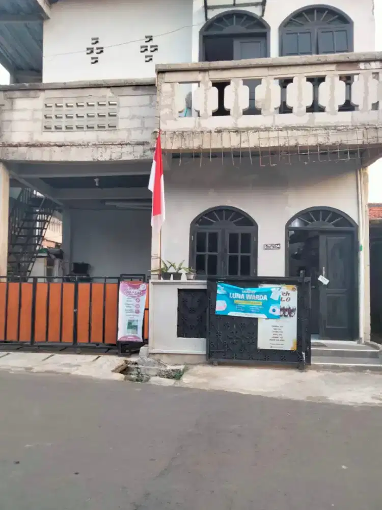 RUMAH 2 LANTAI STRATEGIS