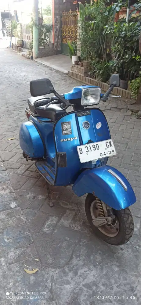 Motor vespa tahun 1982