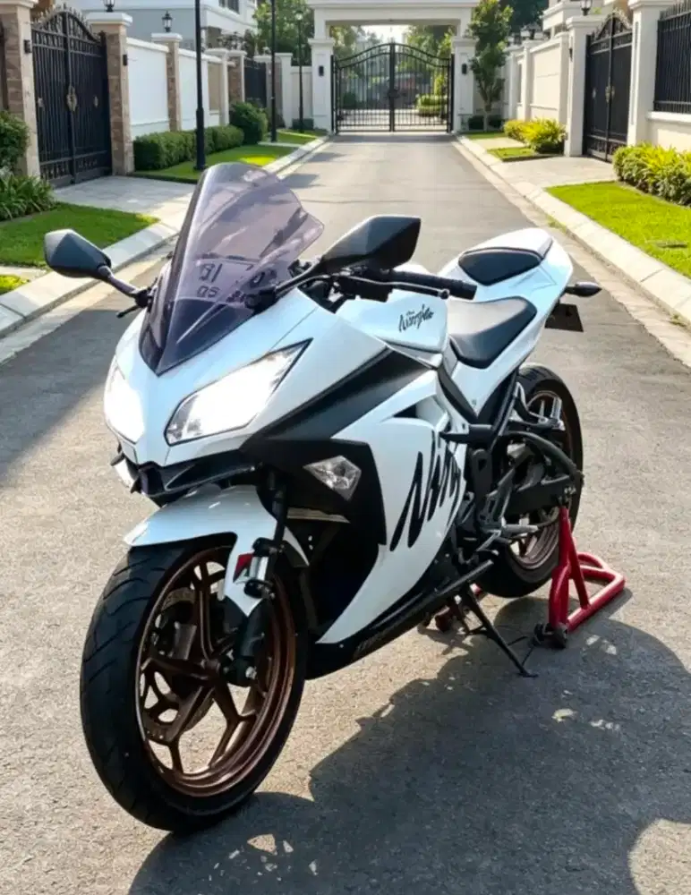 KAWASAKI NINJA 250cc PUTIH MEWAH