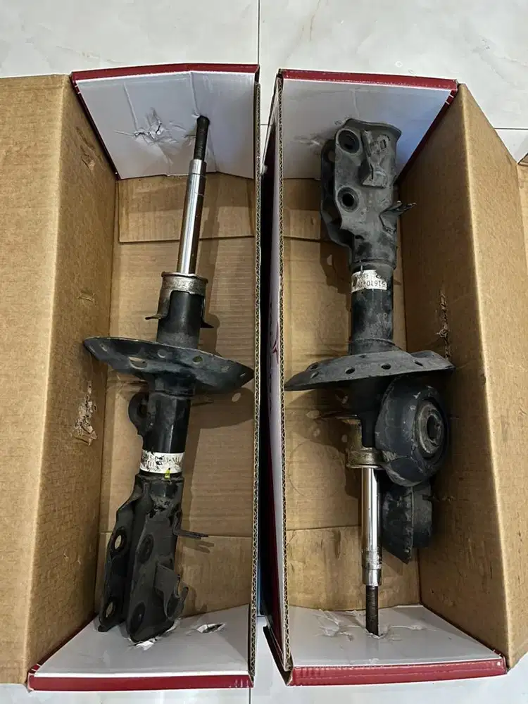 Shock Absorber / Shockbreaker depan bawaan Honda City 2013
