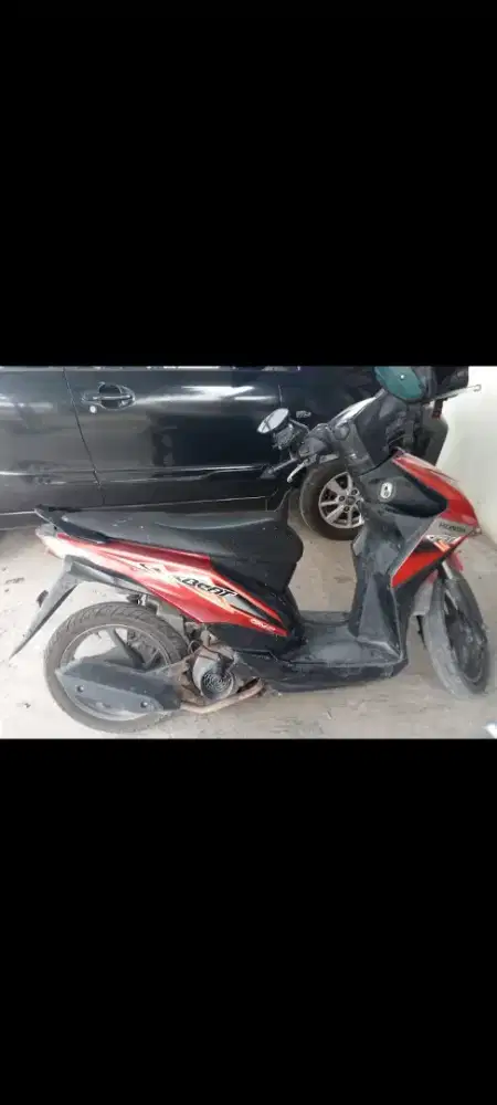 Beat 2013 merah