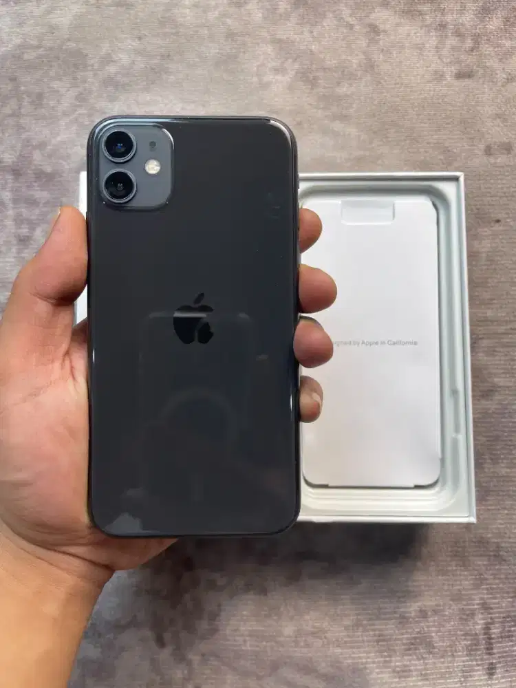 DiJual iPhone 11 64GB Black All Operator