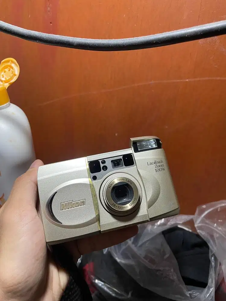 Nikon Lite Touch Zoom 100W