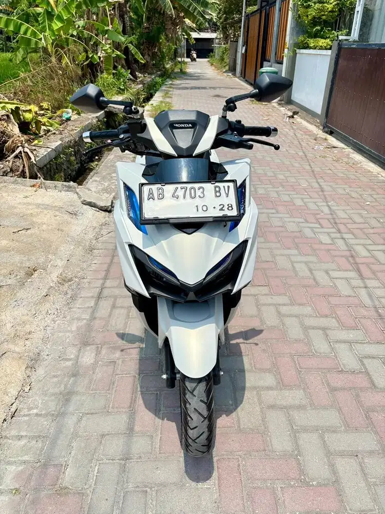 Dijual Honda Vario 160 CBS Putih istimewa
