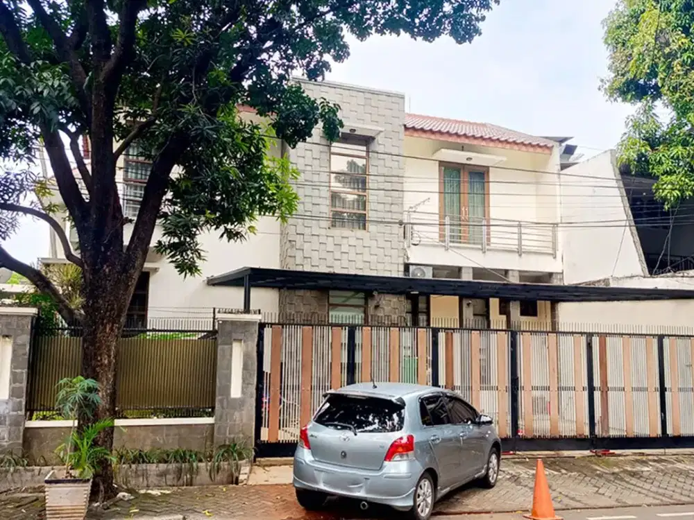 Rumah Jl. Panglima Polim, Melawai, Kebayoran Baru, Jakarta Selatan