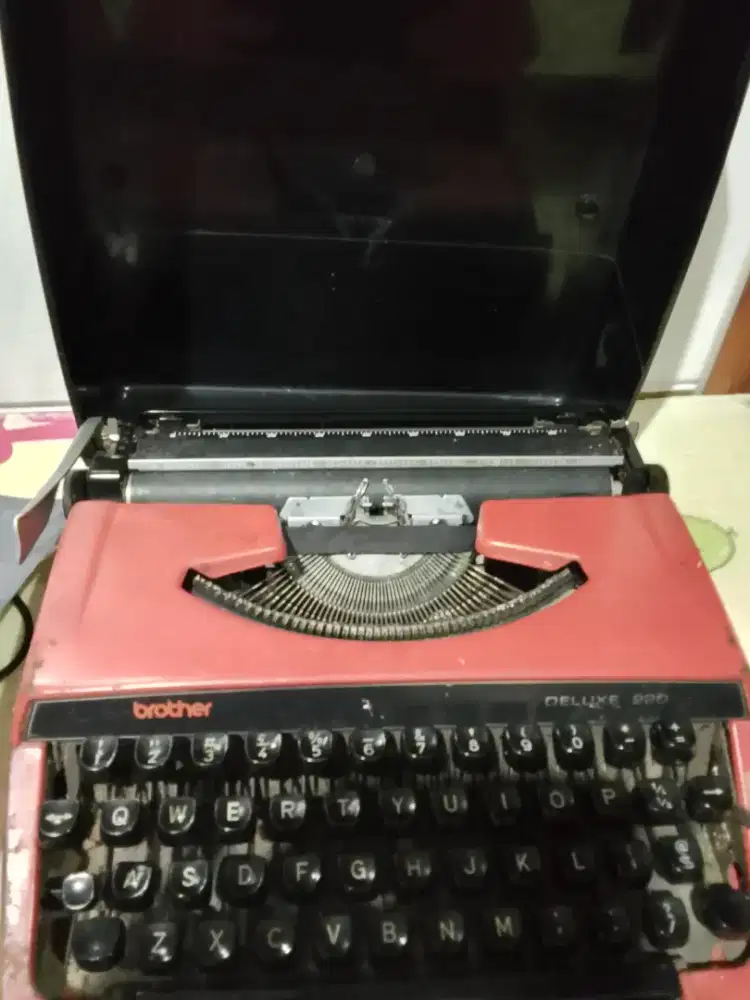 Mesin tik manual deluxe brother