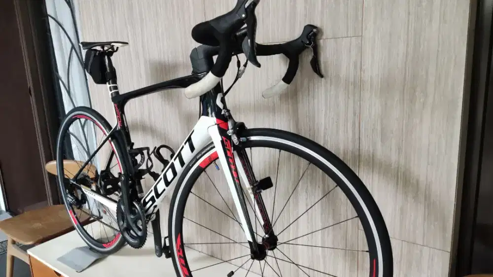 Sepeda scott foil 20 AERO ROADBIKE SHIMANO ULTEGRA 11S