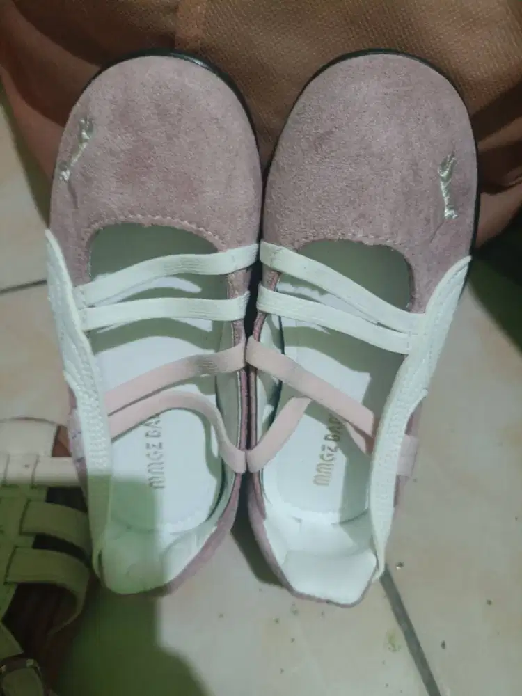 Sepatu anak import