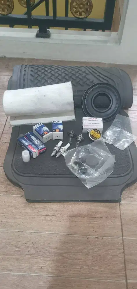 Borongan Sparepart Mobil Masih Baru + Karpet Karet Set Murah