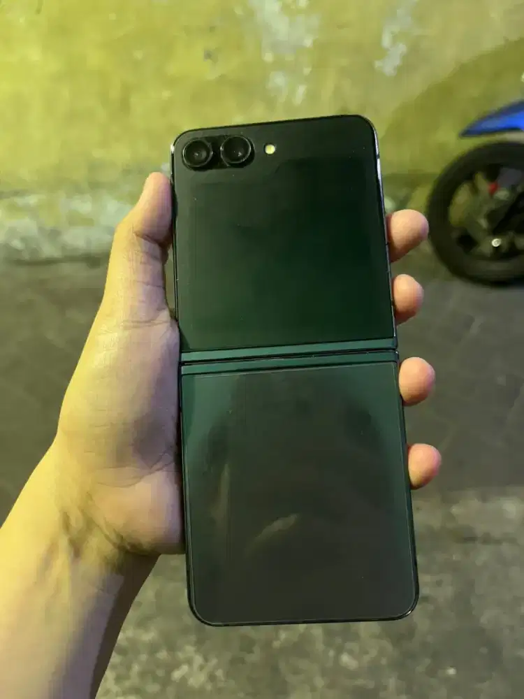 Samsung Flip 5 8/256 Nego