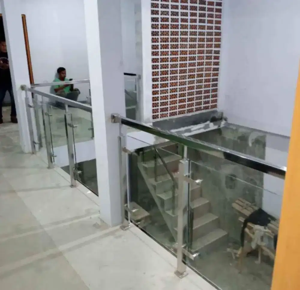 Reling tangga balkon stanlies kaca stell
