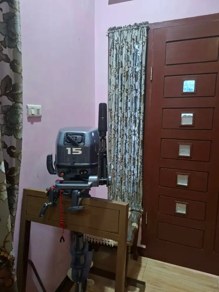 Mesin tempel 15 pk 25 jt net kondisi 97 persen