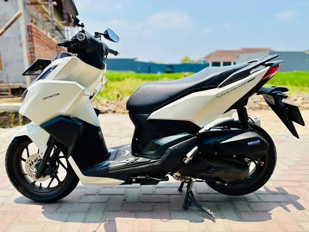 Dijual Honda Vario 160 CBS Putih istimewa