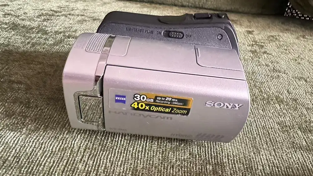 SONY Handycam DCR-SR45 30GB Hybrid HDD - terawat mulus Y2k vibes