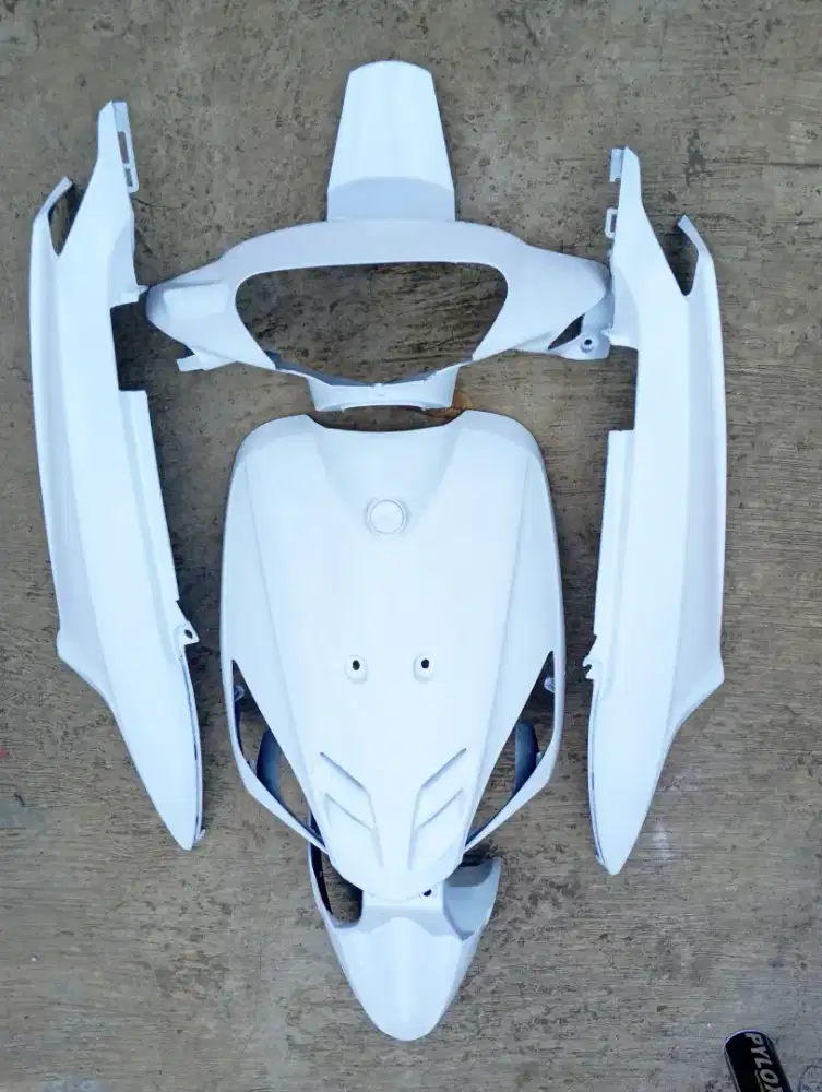 Body halus Mio dan lampu