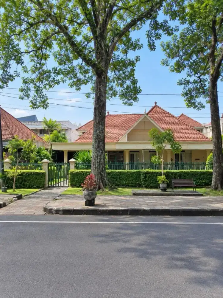 Rumah Vintage Ijen Malang