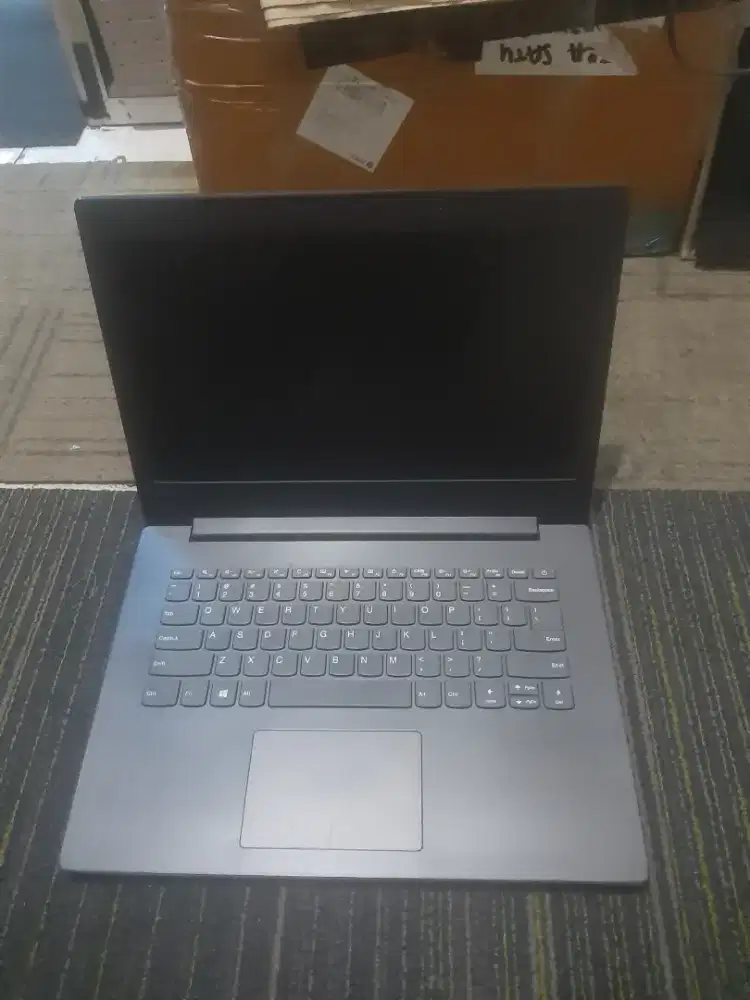 Laptop Lenovo 80XU-AMD-A9-9420 Radeon 5,Ram 4gb ddr4,Hdd 1TB.