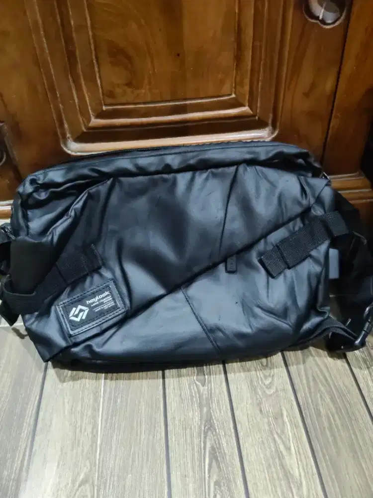 Tas Selempang Heylook