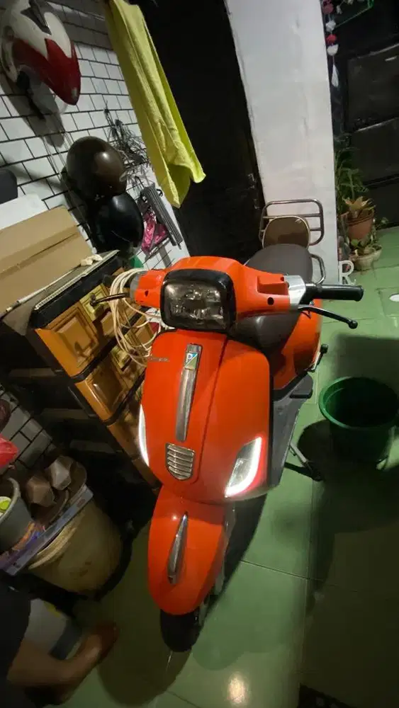 Dijual motor listrik model vespa tanpa baterai tidak ada kerusakan