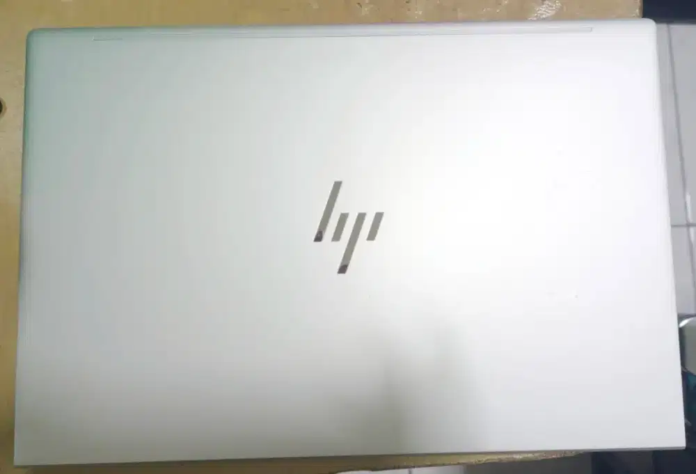 Laptop HP core i5 630 G9 8GB / 256 GB