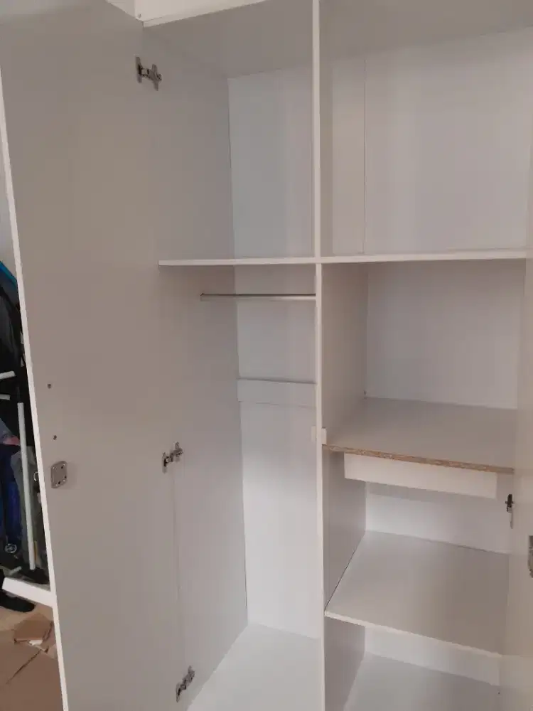 Dijual lemari tinggi 180 cm  kondisi baru