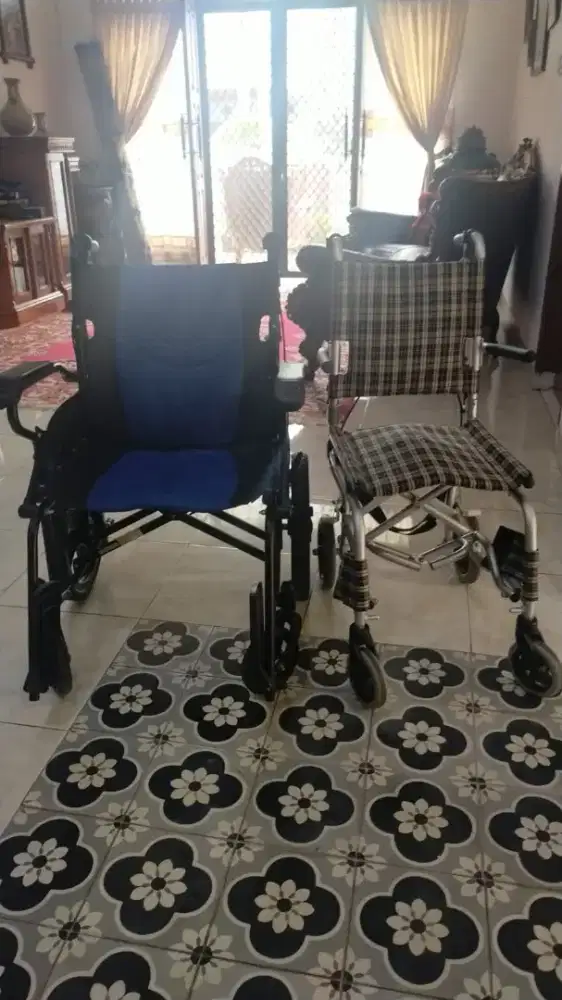 Kursi roda kualitas bagus