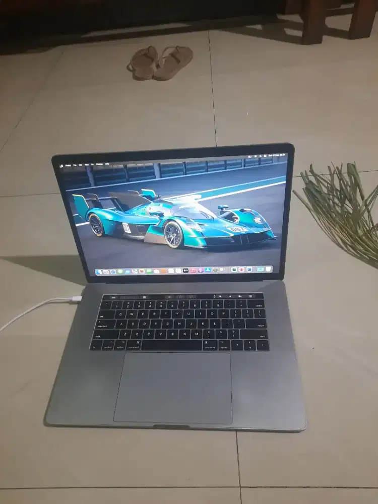 macbook pro touch bar 2017 i7 16/512gb minus baterai aj