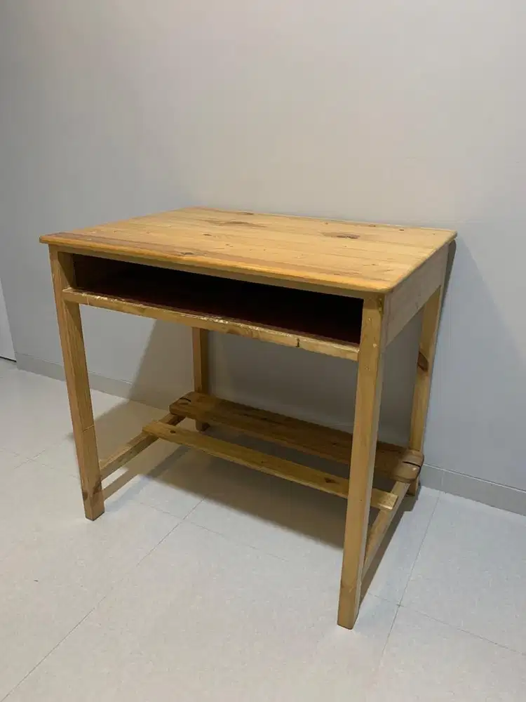 Meja Belajar kayu ada laci