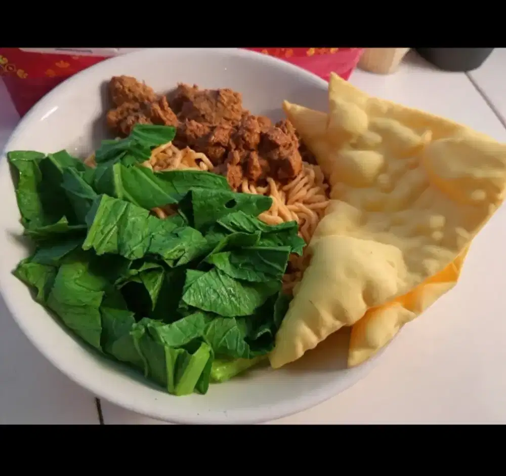 DIBUTUHKAN PRIA UNTUK JAGA KIOS MIE AYAM