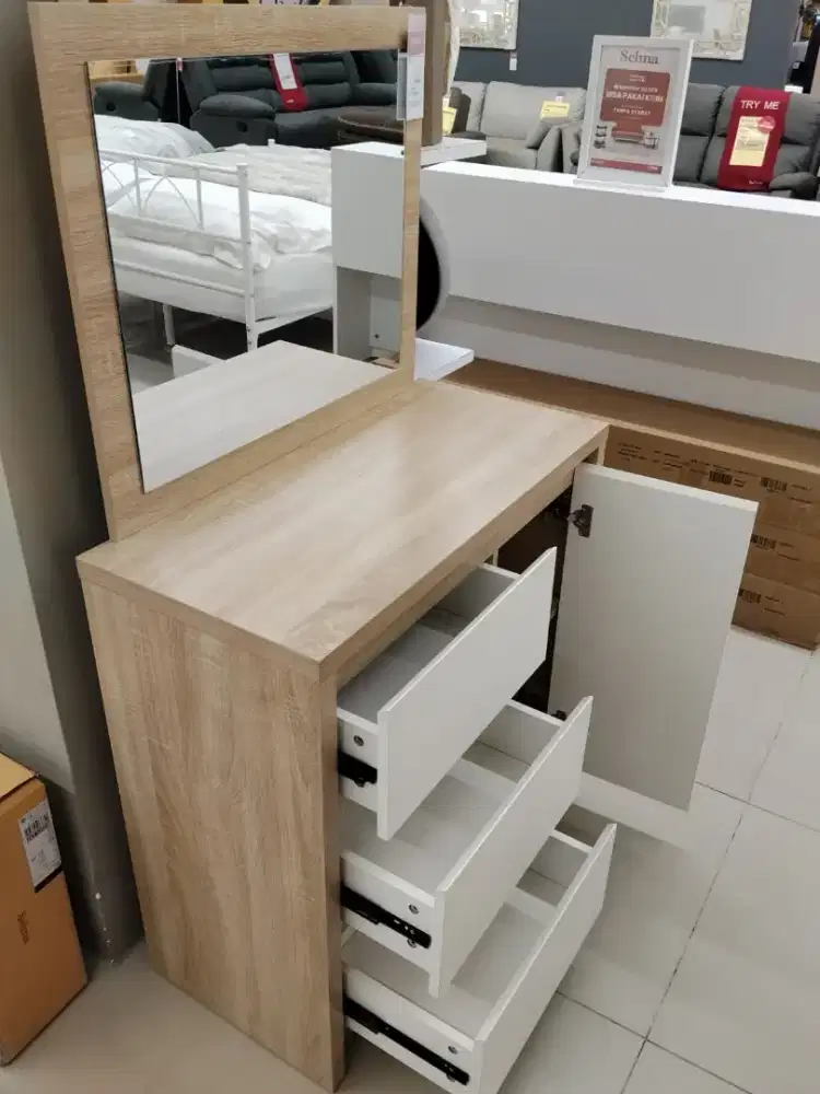 Pamela Dresswr White Oak